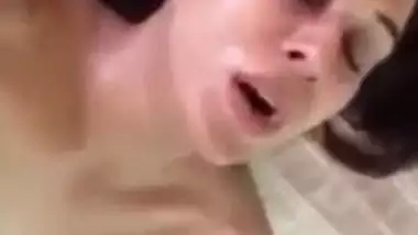 ARAB HORNY WIFE CAN?T HANDLE A VIBRATOR