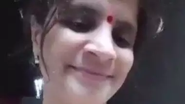 Big ass desi aunty showing nude ? Desi lady MMS