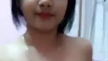 Gorgeous girl fingering ? MMS video