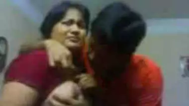Tamil cpl kissing and boobs sucking