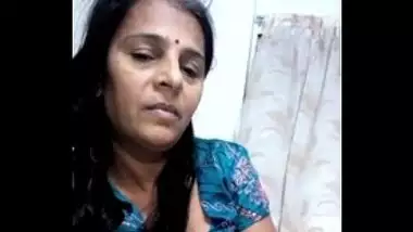 Sexy Marathi Aunty?s Blowjob To Young Guy