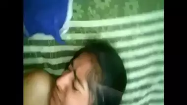 Banging Desi Virgin Girl?s Tight Pussy