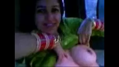 Sexy Punjabi Bhabhi?s Blowjob In Car