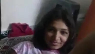 Desi sex video of hot teen girl?s body explored