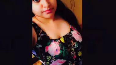 Desi NRI babe Pics & Fucking Video