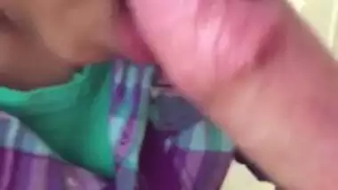Amateur girl sucking nri?s erected pinkish cock