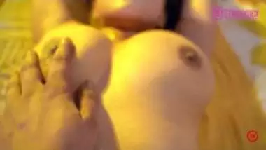 Indian XXX slut loves serving her customer?s hard cock in the hotel