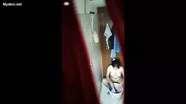 desi bhabhi bathing 1