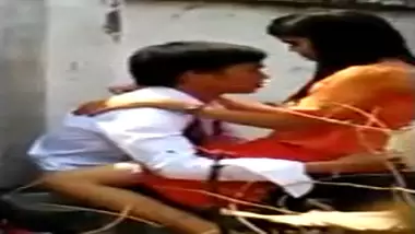 Assam college couple caught fucking outdoor on
