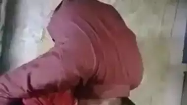 Married Desi XXX couple?s sex caught on MMS