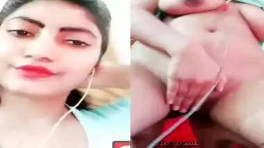 Big boobs horny girlfriend fingering on live call